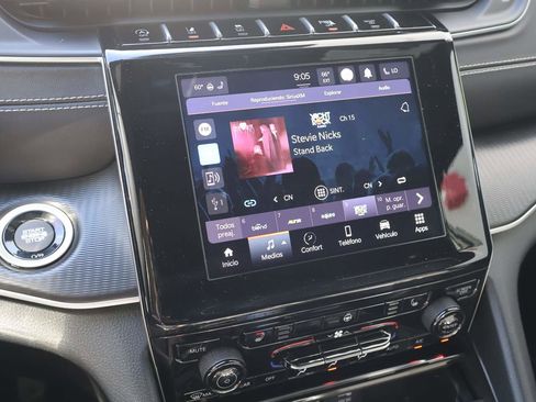 Used 2023 Jeep Grand Cherokee Altitude AWD/4WD image 12