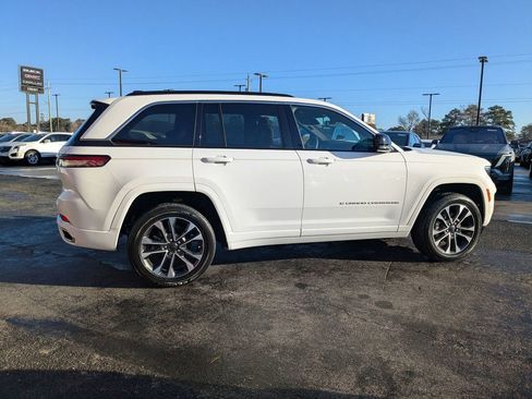 Used 2024 Jeep Grand Cherokee Overland w/ Luxury Tech Group IV image 8