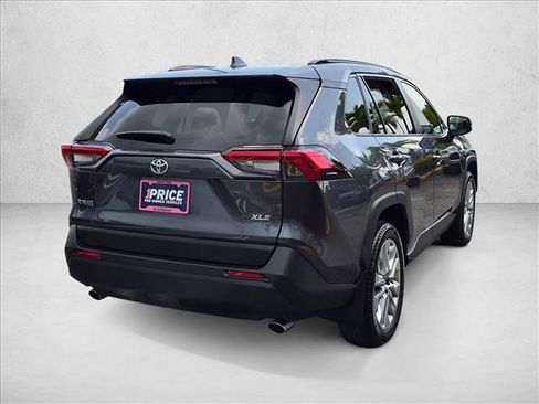 Used 2019 Toyota RAV4 XLE Premium FWD image 5