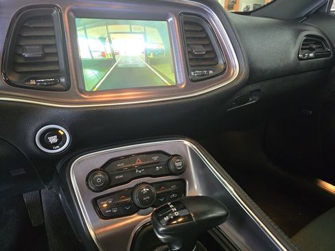 Used 2017 Dodge Challenger R/T w/ Driver Convenience Group image 19