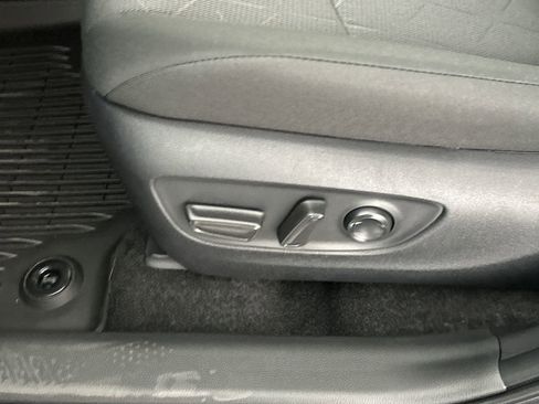 New 2025 Toyota RAV4 XLE image 19