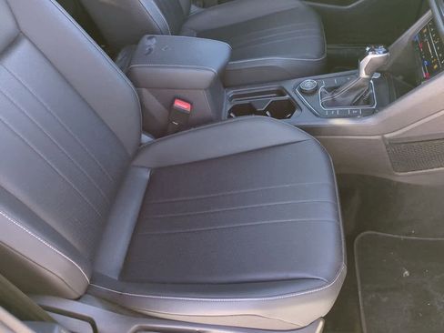 Used 2023 Volkswagen Tiguan SE R-Line image 21