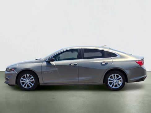 Used 2018 Chevrolet Malibu LT FWD image 3