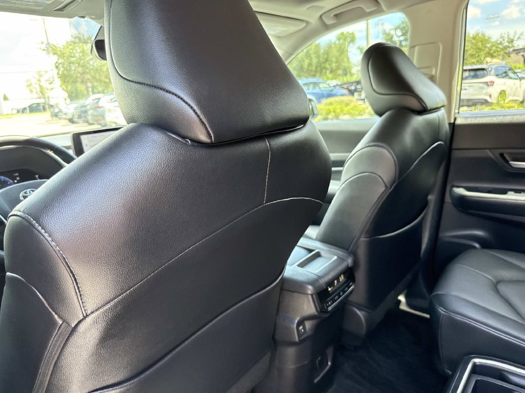 Used 2025 Toyota Grand Highlander FWD image 13