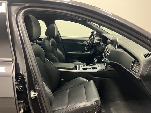 Used 2020 Kia Stinger GT1 image 16