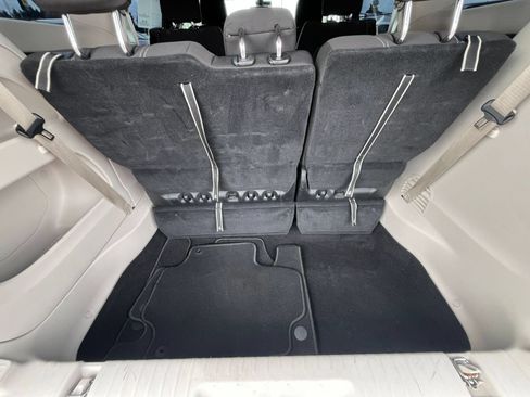 Used 2024 Chrysler Voyager LX FWD image 33