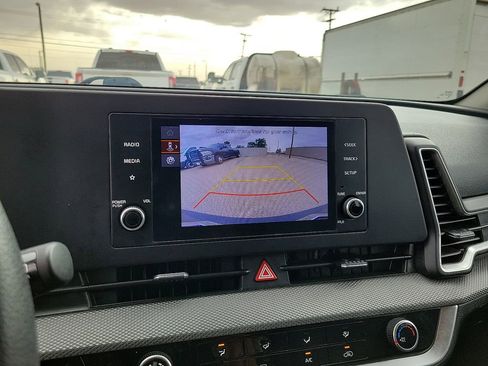 Used 2023 Kia Sportage LX image 22