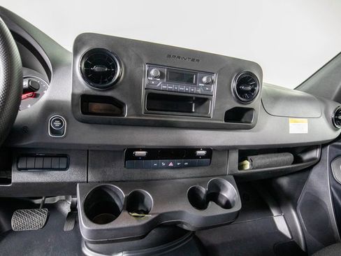 Used 2025 Mercedes-Benz Sprinter 2500 image 20
