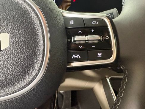 New 2026 Kia Carnival EX FWD image 22