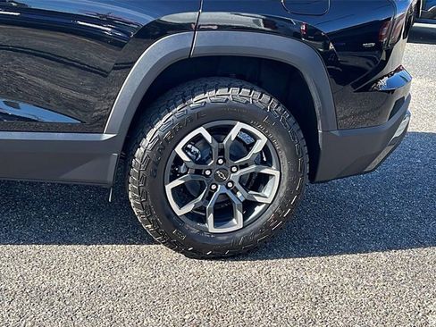 New 2026 Chevrolet Equinox ACTIV w/ Convenience Package III image 9