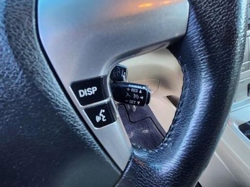 Used 2012 Toyota Highlander SE w/ Tow Pkg image 14