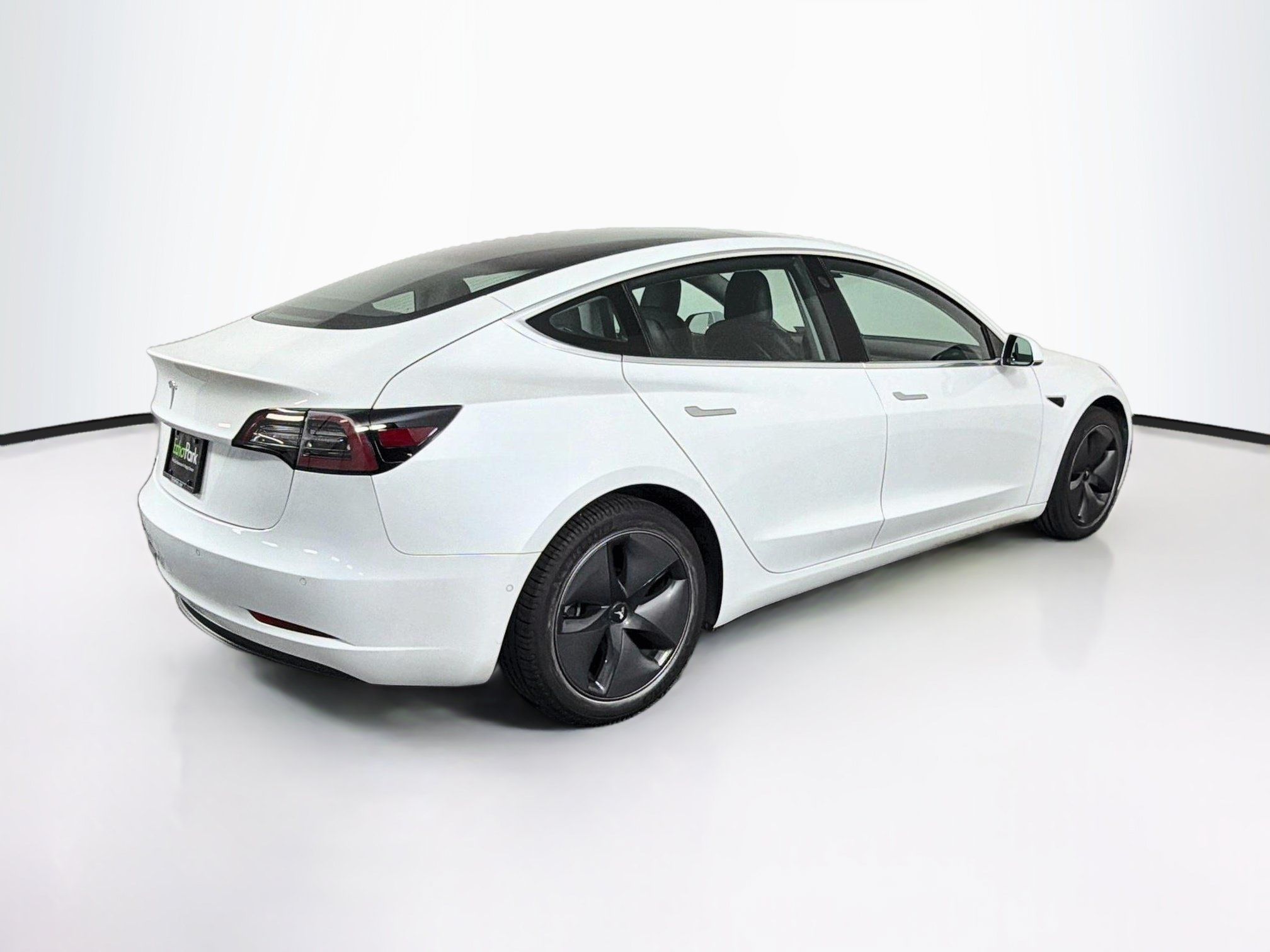 Used 2020 Tesla Model 3 Standard Range Plus RWD image 9