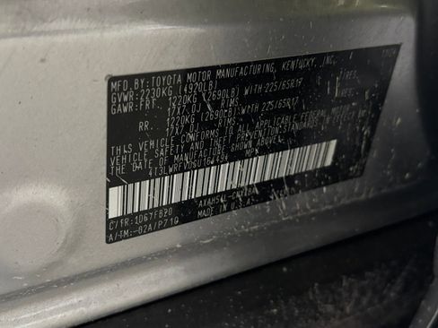 Used 2025 Toyota RAV4 LE image 28