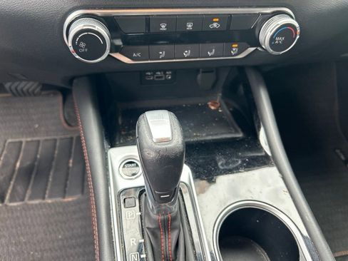 Used 2024 Nissan Altima 2.5 SR FWD image 24