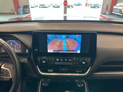 Certified 2024 Toyota Grand Highlander AWD image 22