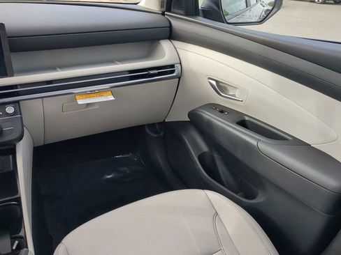 New 2025 Hyundai Tucson SE image 16