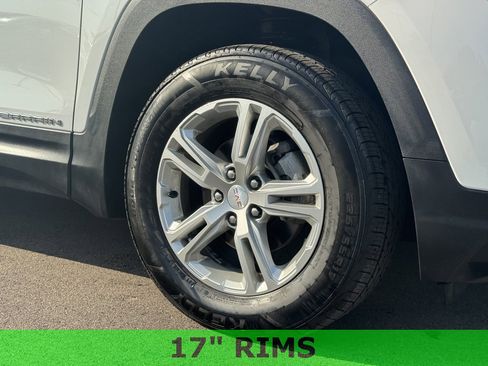 Used 2023 GMC Terrain SLE image 26