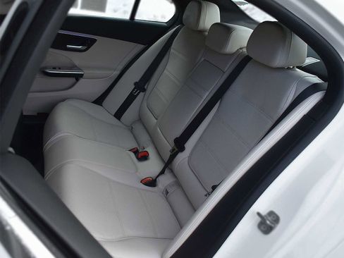 Used 2025 Mercedes-Benz C 300 4MATIC Sedan image 13