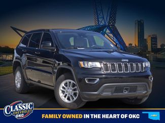 Used 2020 Jeep Grand Cherokee Laredo video 1