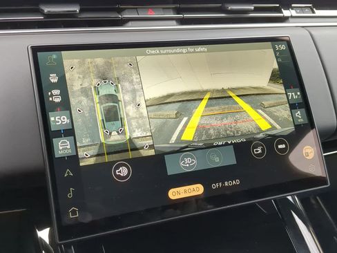 Used 2025 Land Rover Range Rover Sport SE image 30