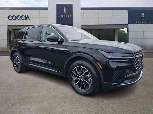 Certified 2025 Lincoln Nautilus Premier AWD/4WD image 3
