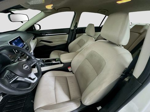 Used 2023 Nissan Altima 2.5 SV FWD image 13