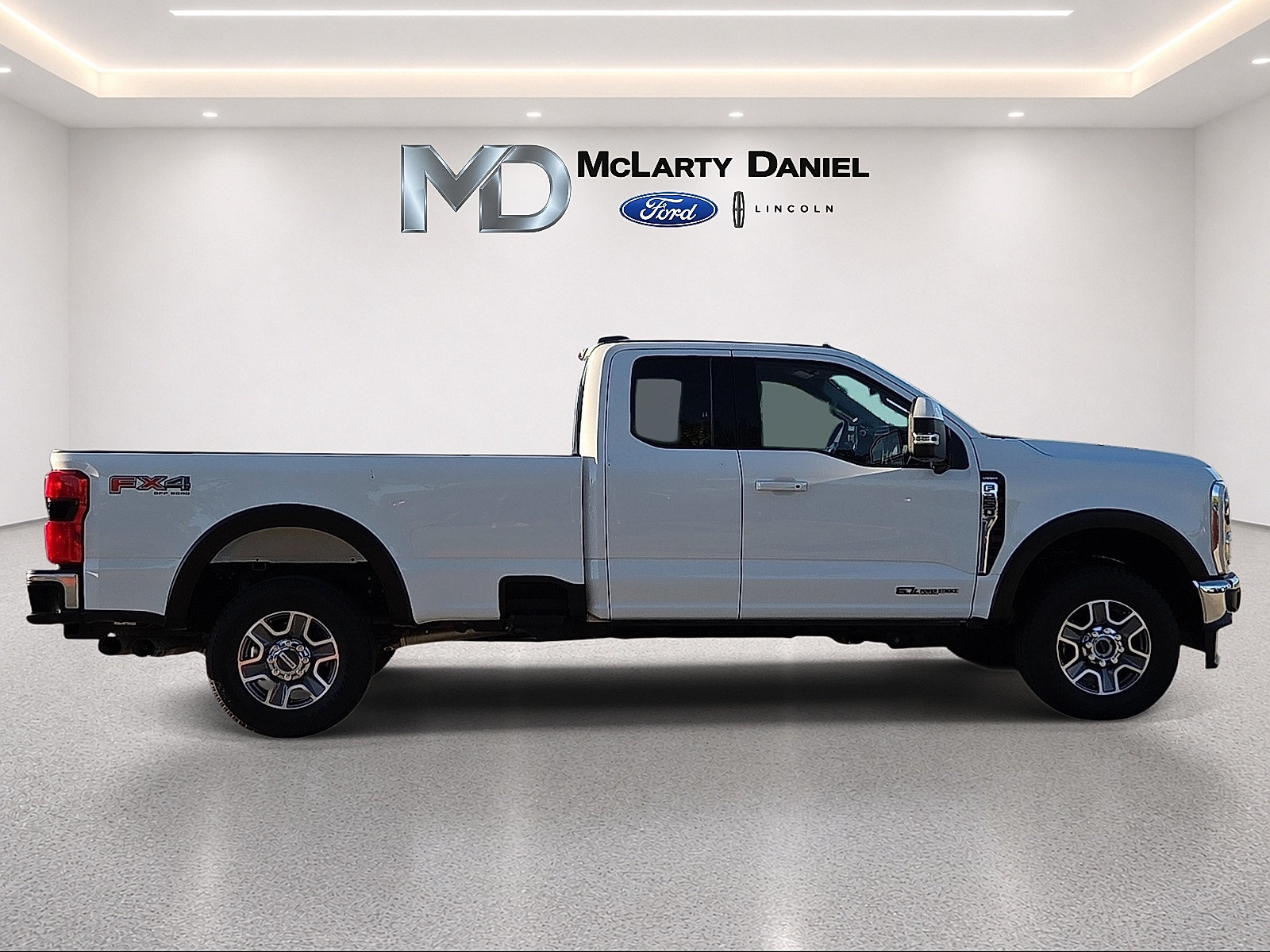 Certified 2023 Ford F250 Lariat w/ FX4 Off-Road Package AWD/4WD image 6
