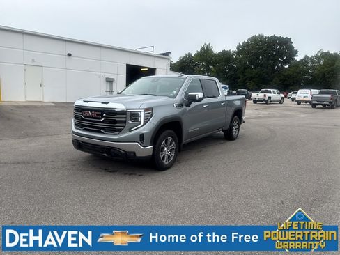 Used 2025 GMC Sierra 1500 SLT AWD/4WD image 2