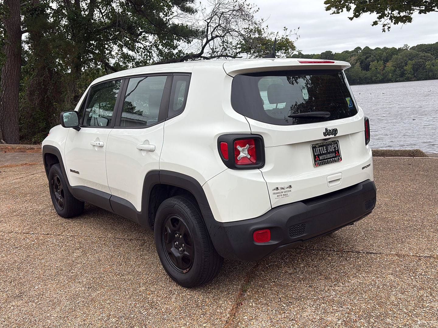 Used 2019 Jeep Renegade Sport w/ UConnect 7.0 Group AWD/4WD image 8