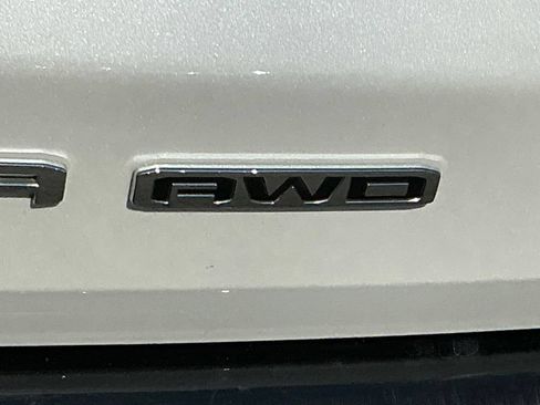 Used 2024 GMC Acadia Denali w/ Super Cruise Package AWD/4WD image 11