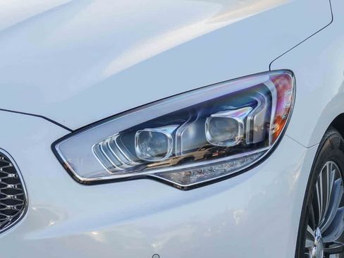 Used 2017 Kia K900 Luxury image 8