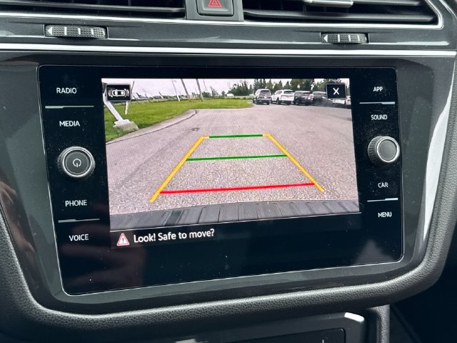 Certified 2024 Volkswagen Tiguan SE R-Line AWD/4WD image 30