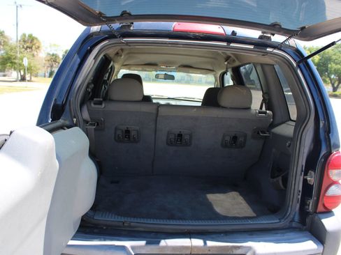 Used 2006 Jeep Liberty Sport image 17