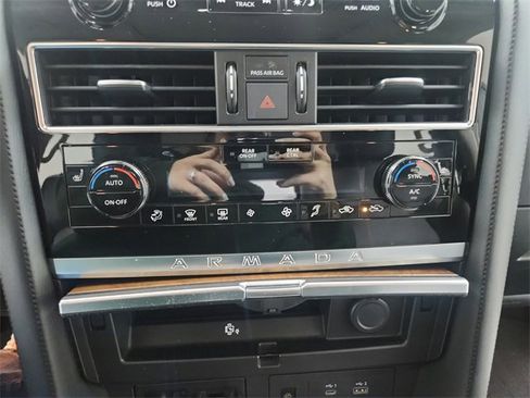 Used 2021 Nissan Armada SL w/ Captain's Chairs Package image 31