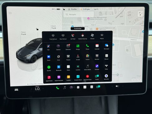 Used 2022 Tesla Model Y Long Range AWD/4WD image 23