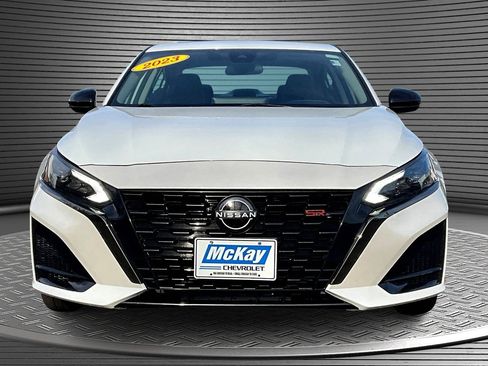 Used 2023 Nissan Altima 2.5 SR w/ SR Premium Package image 2