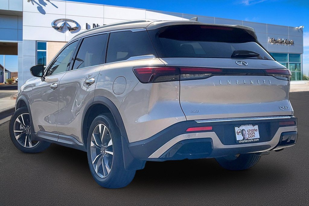 Used 2023 INFINITI QX60 Luxe w/ Vision Package AWD/4WD image 13