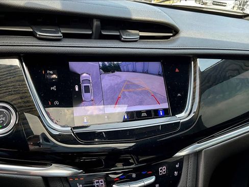 Used 2021 Cadillac XT6 Premium Luxury AWD/4WD image 16