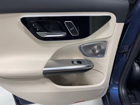 Used 2025 Mercedes-Benz C 300 4MATIC Sedan image 24