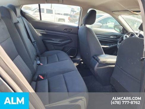 Used 2024 Nissan Altima 2.5 SV FWD image 15