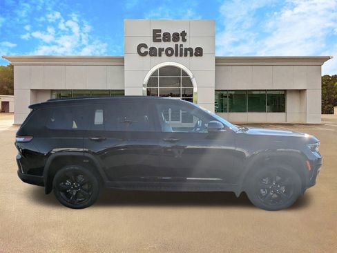 Certified 2024 Jeep Grand Cherokee L Limited w/ Luxury Tech Group II image 2