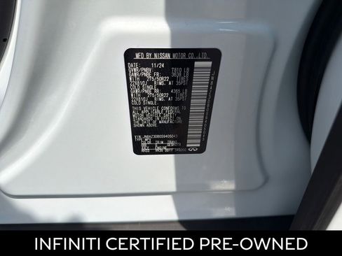 Certified 2025 INFINITI QX80 Sensory image 10