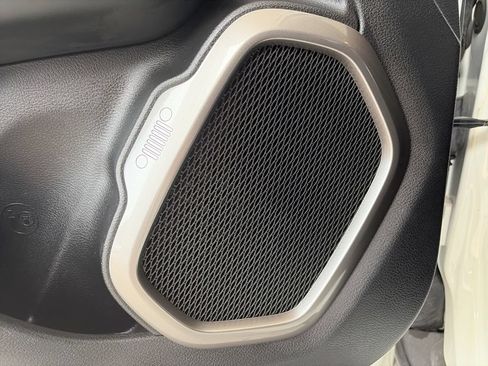 Used 2023 Jeep Renegade Latitude AWD/4WD image 25