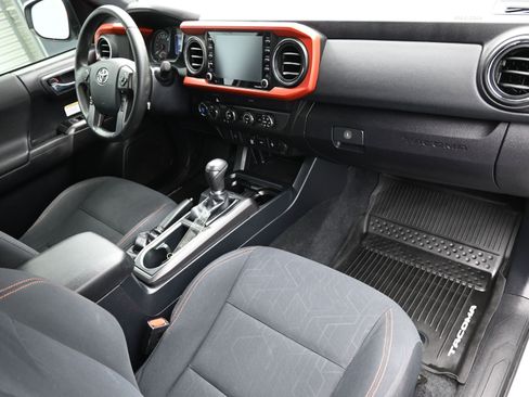 Used 2020 Toyota Tacoma TRD Off-Road image 39