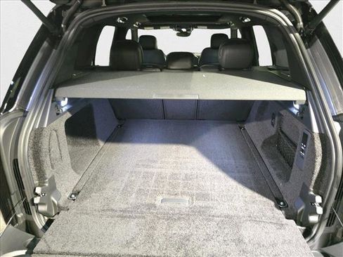 New 2025 Land Rover Range Rover SE image 12