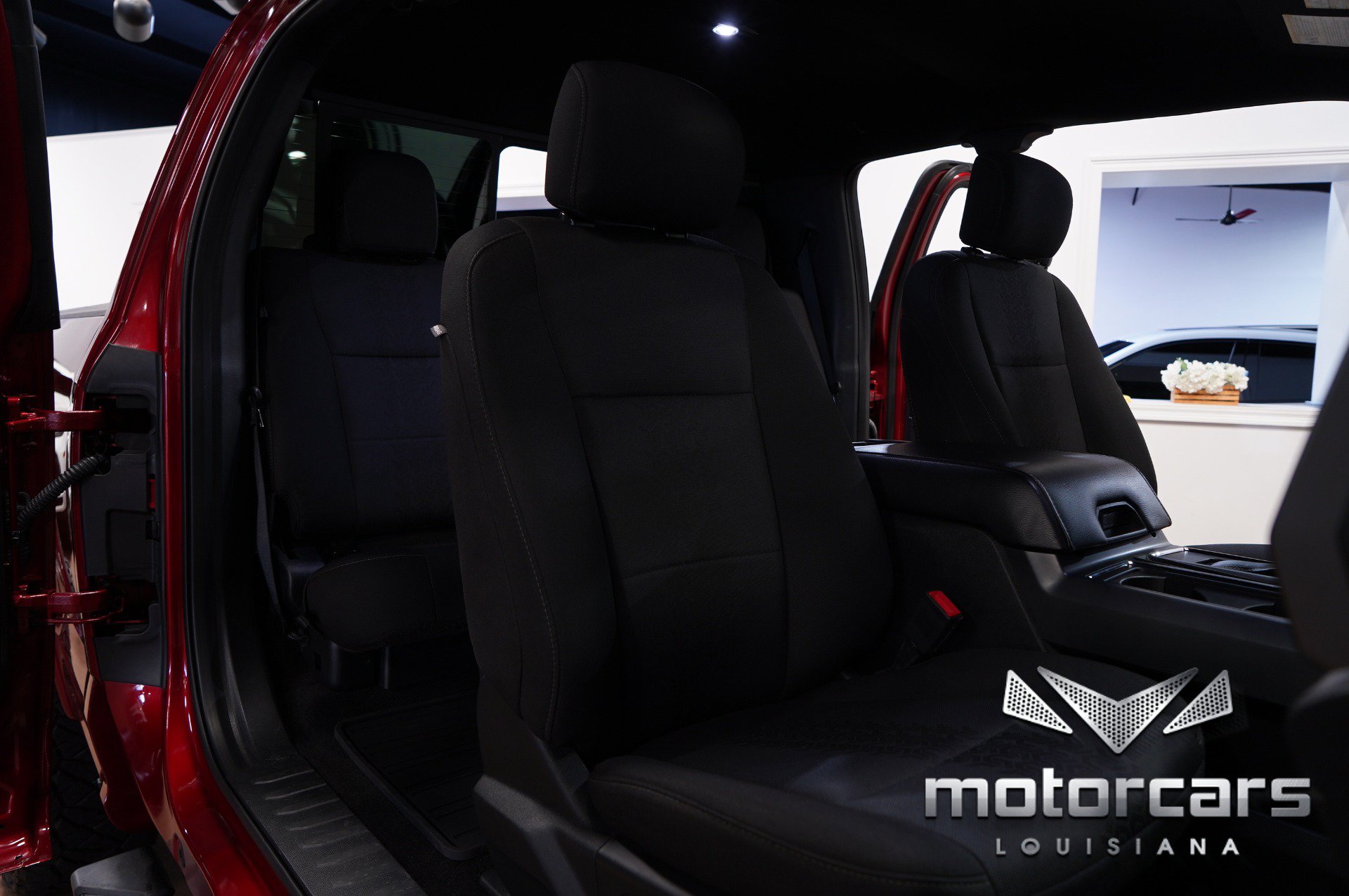 Used 2019 Ford F150 XLT w/ Equipment Group 302A Luxury AWD/4WD image 31