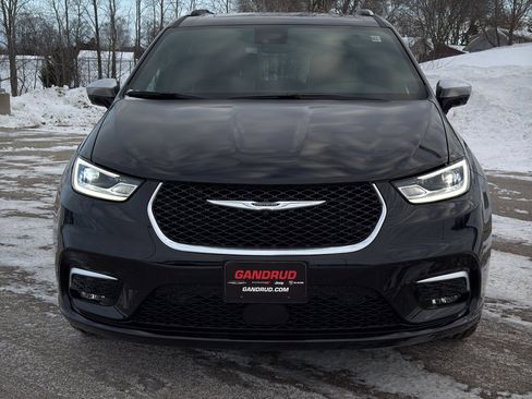 New 2026 Chrysler Pacifica Pinnacle w/ Trailer Tow Group image 3