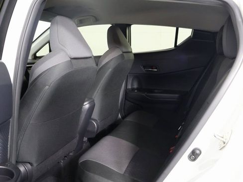 Used 2021 Toyota C-HR LE FWD image 11