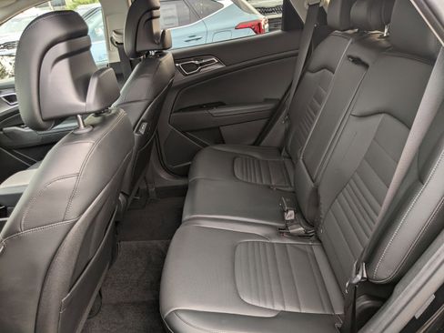 Certified 2023 Kia Sportage SX image 12