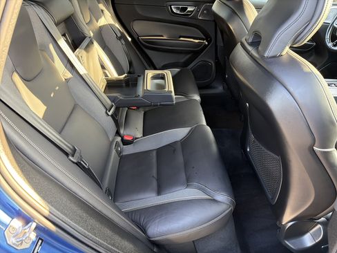 Used 2021 Volvo XC60 T5 R-Design image 14